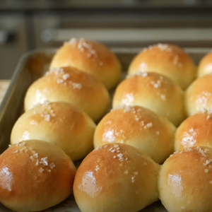 Copycat Golden Corral Dinner Roll Recipe​