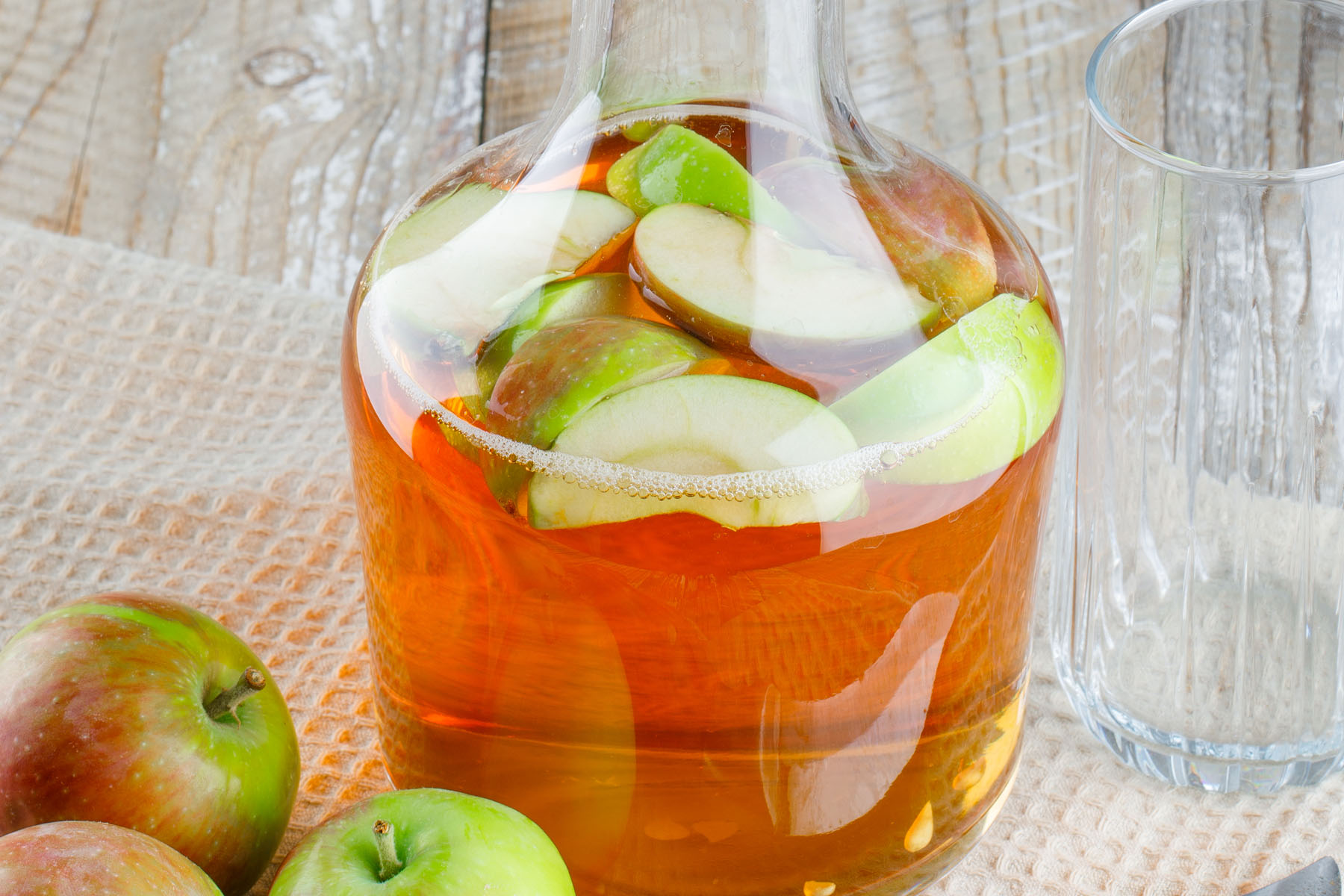 Apple Peel Trick For Weight Loss