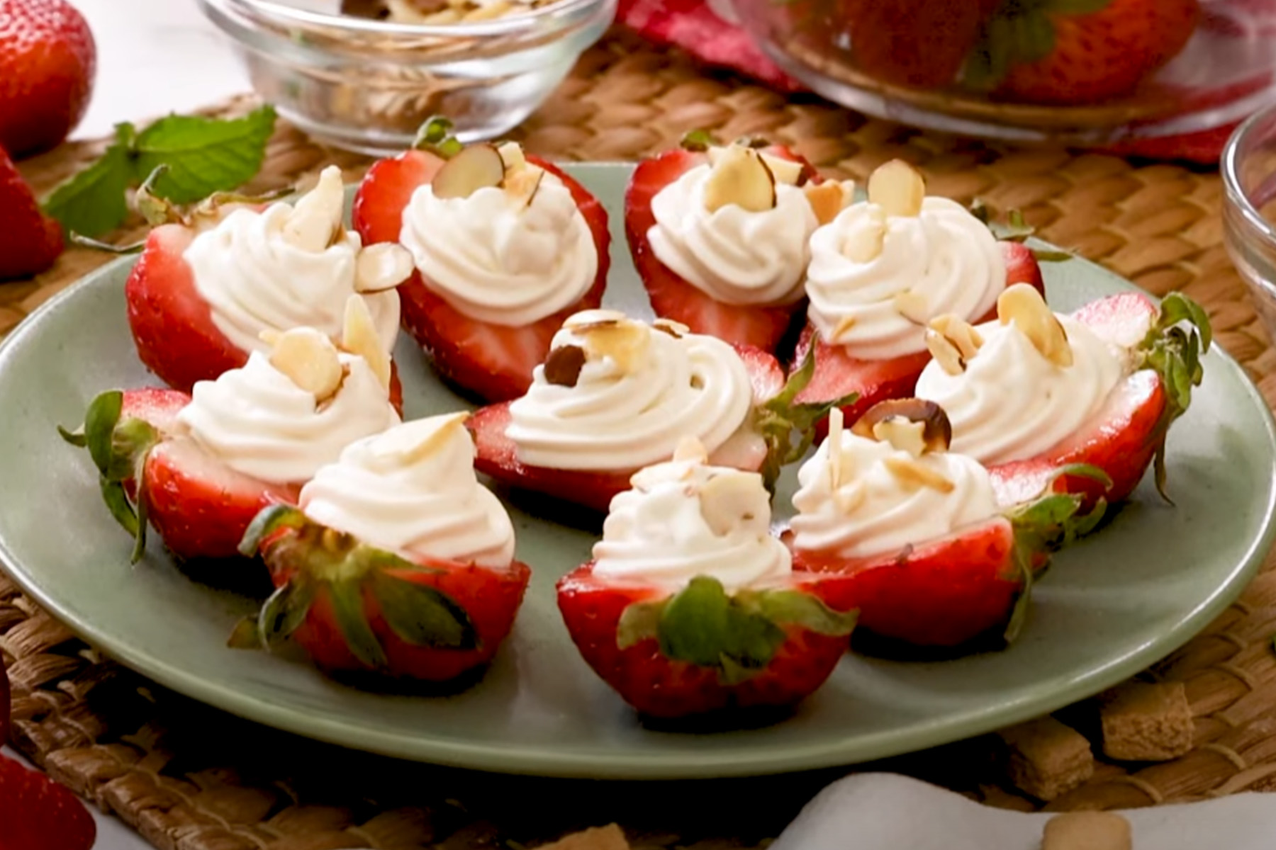 Cheesecake Deviled Strawberries Recipe​